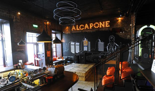 Al Capone Bar