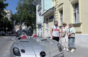 «Арбатские дворики»: моноспектакль-стендап