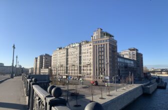 Экскурсия по Дому на набережной с его жителем + выход на панорамную крышу