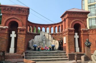 Авторская экскурсия по Армянскому кладбищу в Москве