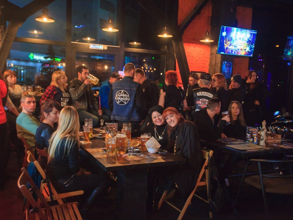 Байкерский бар «Big Twin Bar»