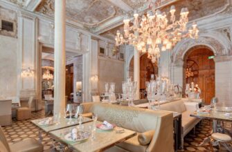 Ресторан Cristal Room Baccarat в Тверском районе: изысканная французская кухня и стильная атмосфера