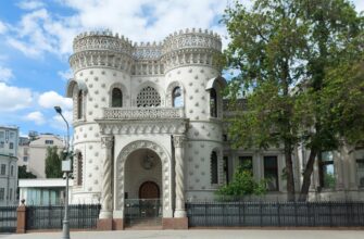 Старинные особняки и усадьбы: прогулка по Кисловской слободе