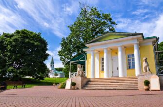 Коломенское: аудиопрогулка по парку + билет в домик Петра I