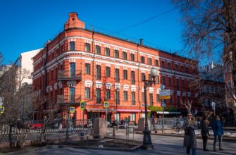 Фотопрогулка в Москве «Архитектурные цитаты на Патриарших»
