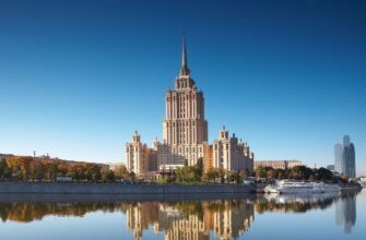 Гостиница «Украина» снаружи и изнутри