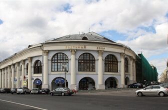 Гостиный Двор — исторический культурно-торговый центр в сердце Москвы