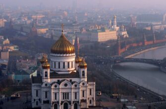 Храм Христа Спасителя и панорамы Москвы