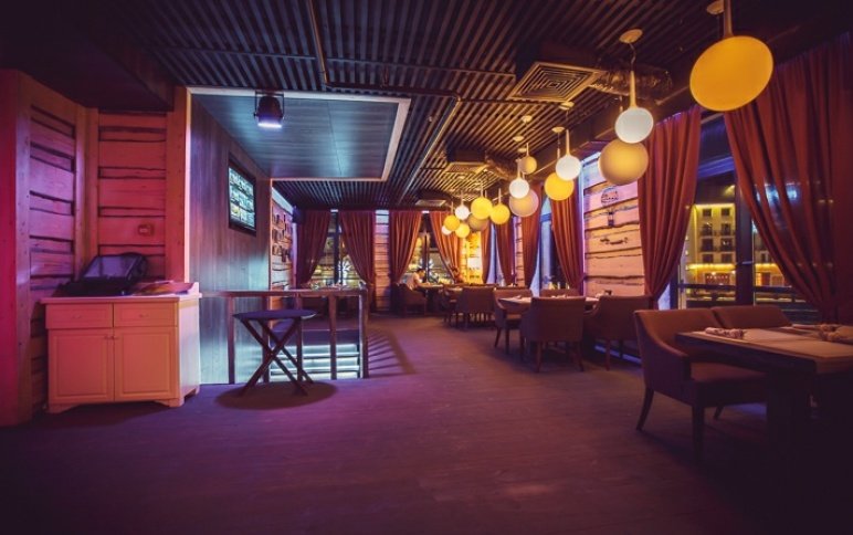 Кафе-бар «Follow Me Cafe»