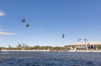 Круговая речная прогулка от причала «Лужники» по центру Москвы