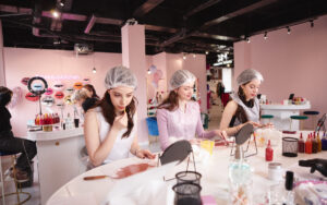 Лаборатория косметики MAKEUP KITCHEN в Санкт-Петербурге — создайте свою косметику