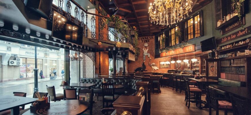 Лайонс Хэд Паб / Lion's Head Pub