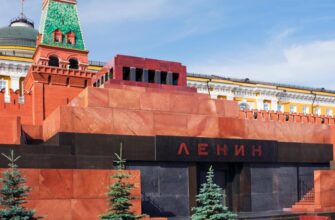 Мавзолей В.И. Ленина — символ советской эпохи на Красной площади