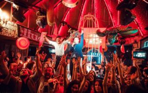 MONICABELLUCCI bar karaoke lounge — атмосферное караоке и ночное веселье в центре Москвы