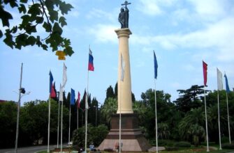 Монумент Михаила-Архангела в Сочи: символ города и его покровитель