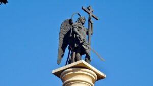 Монумент Михаила-Архангела — фото 3