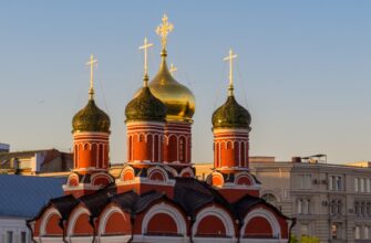 Москва: от уличных калачей до палат Романовых
