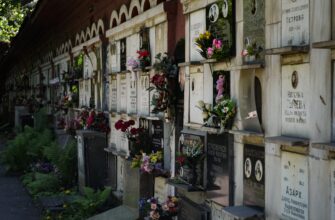 Новодевичье кладбище и Новодевичий монастырь: имена, легенды, судьбы