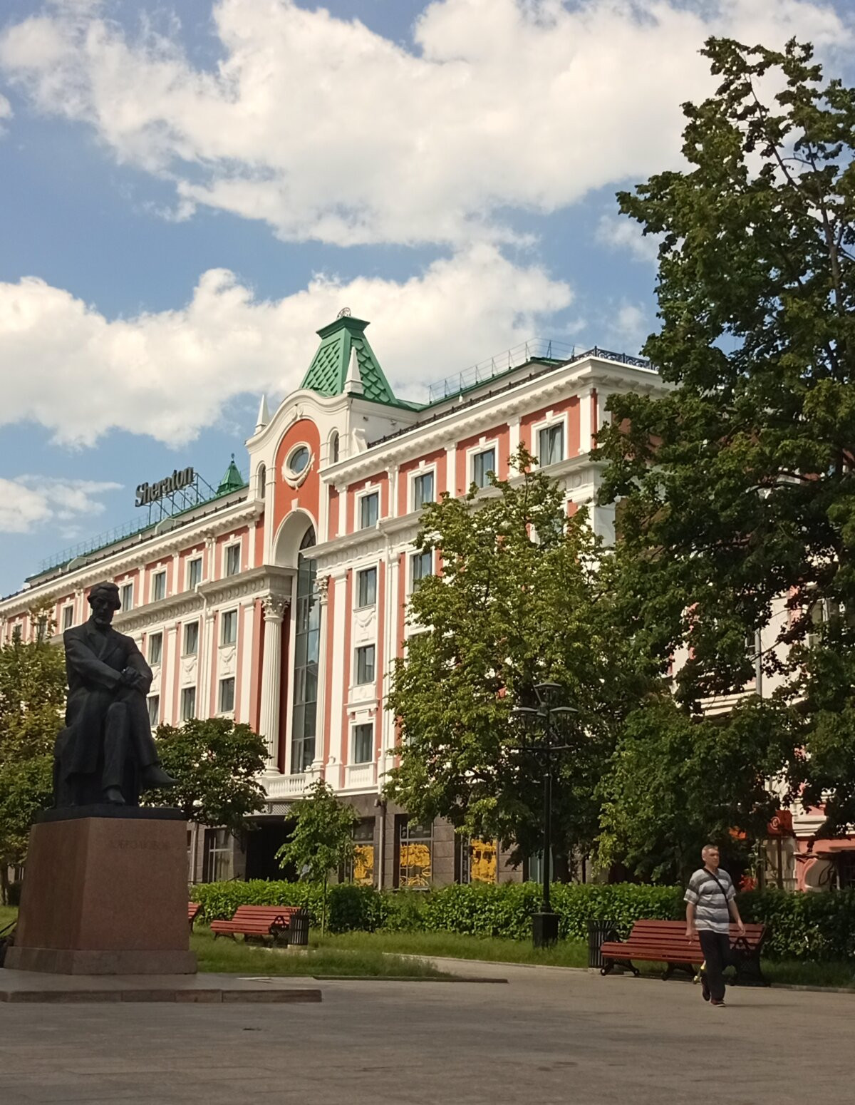 По визитным карточкам Нижнего Новгорода