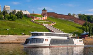 По Оке и Волге — на электросудне-ресторане