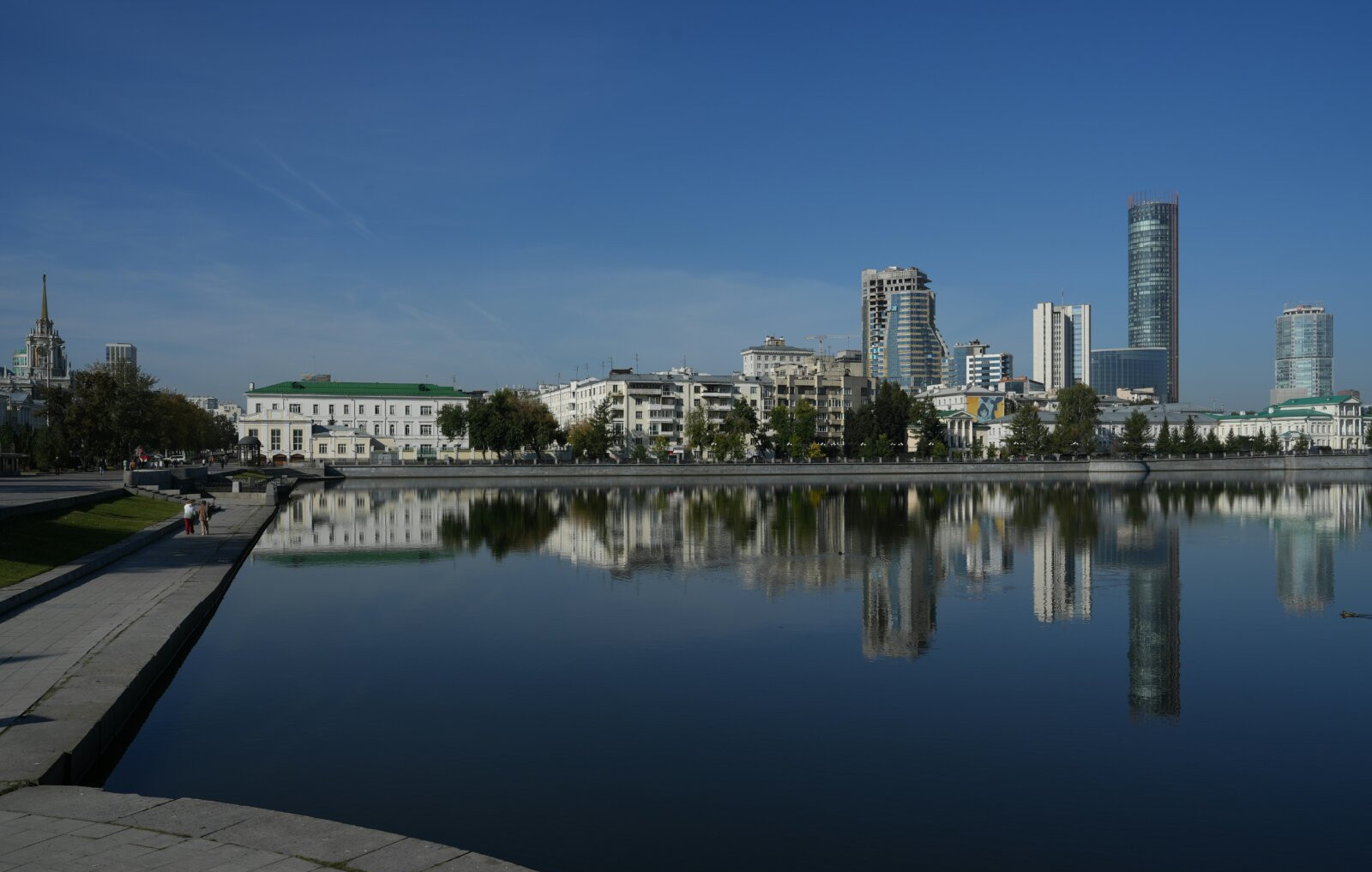 Прогулка по центру Екатеринбурга и дегустация уральских пельменей