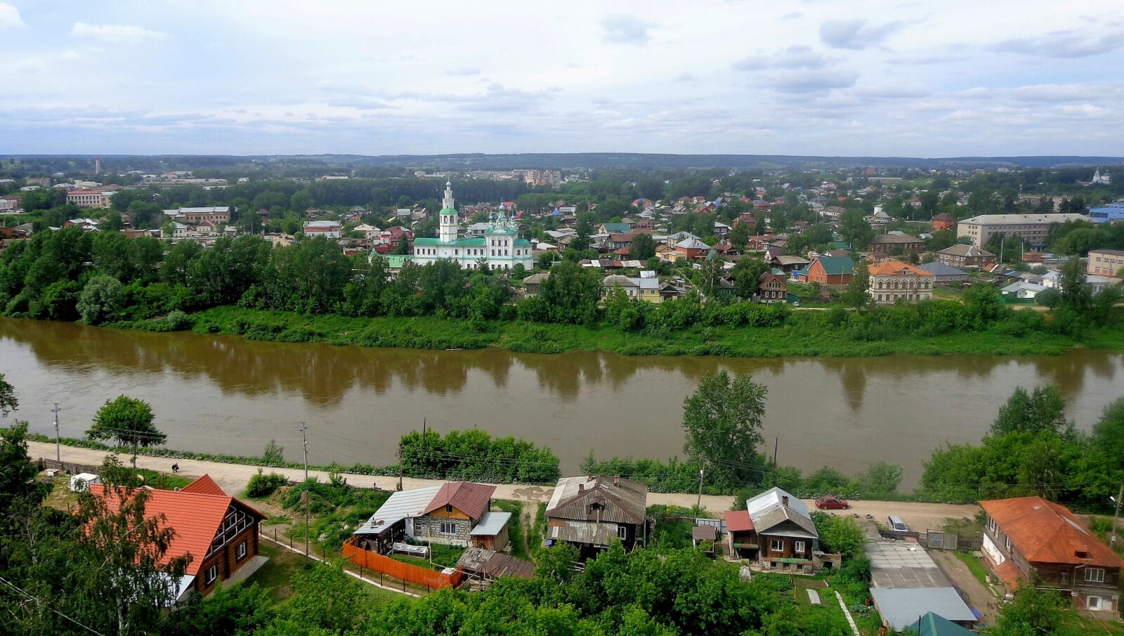 Из Екатеринбурга в Пермский край: самоварные истории и ледяной водопад Плакун