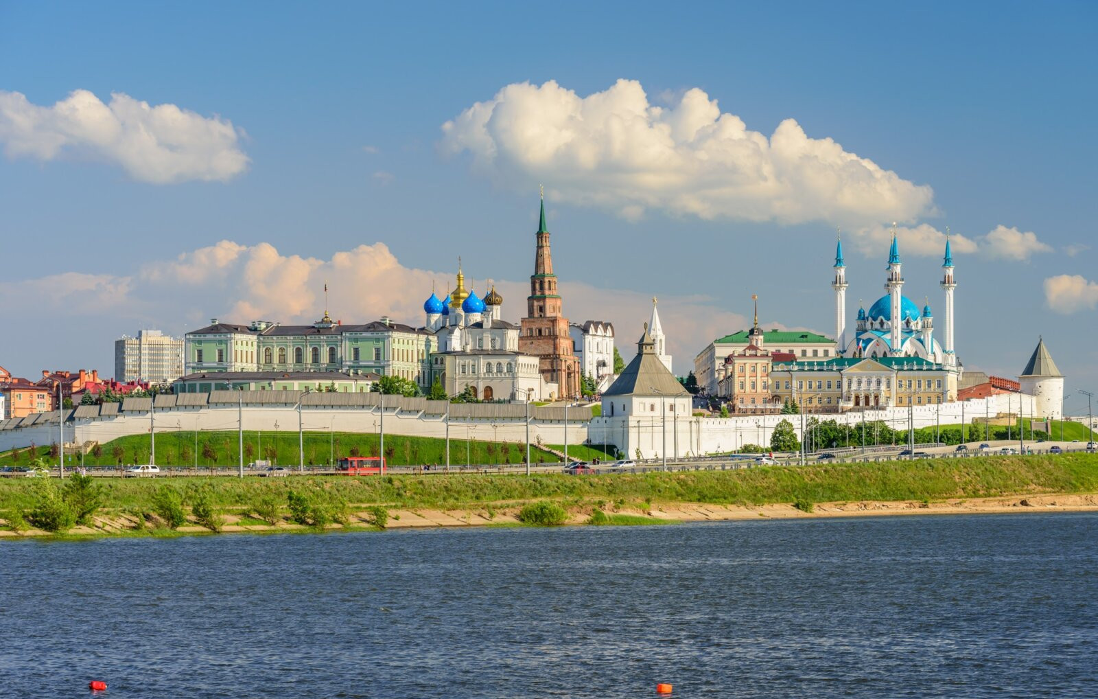 Казань — место встречи двух миров