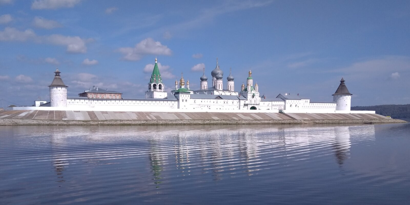 Из Нижнего Новгорода — в Макарьевский монастырь