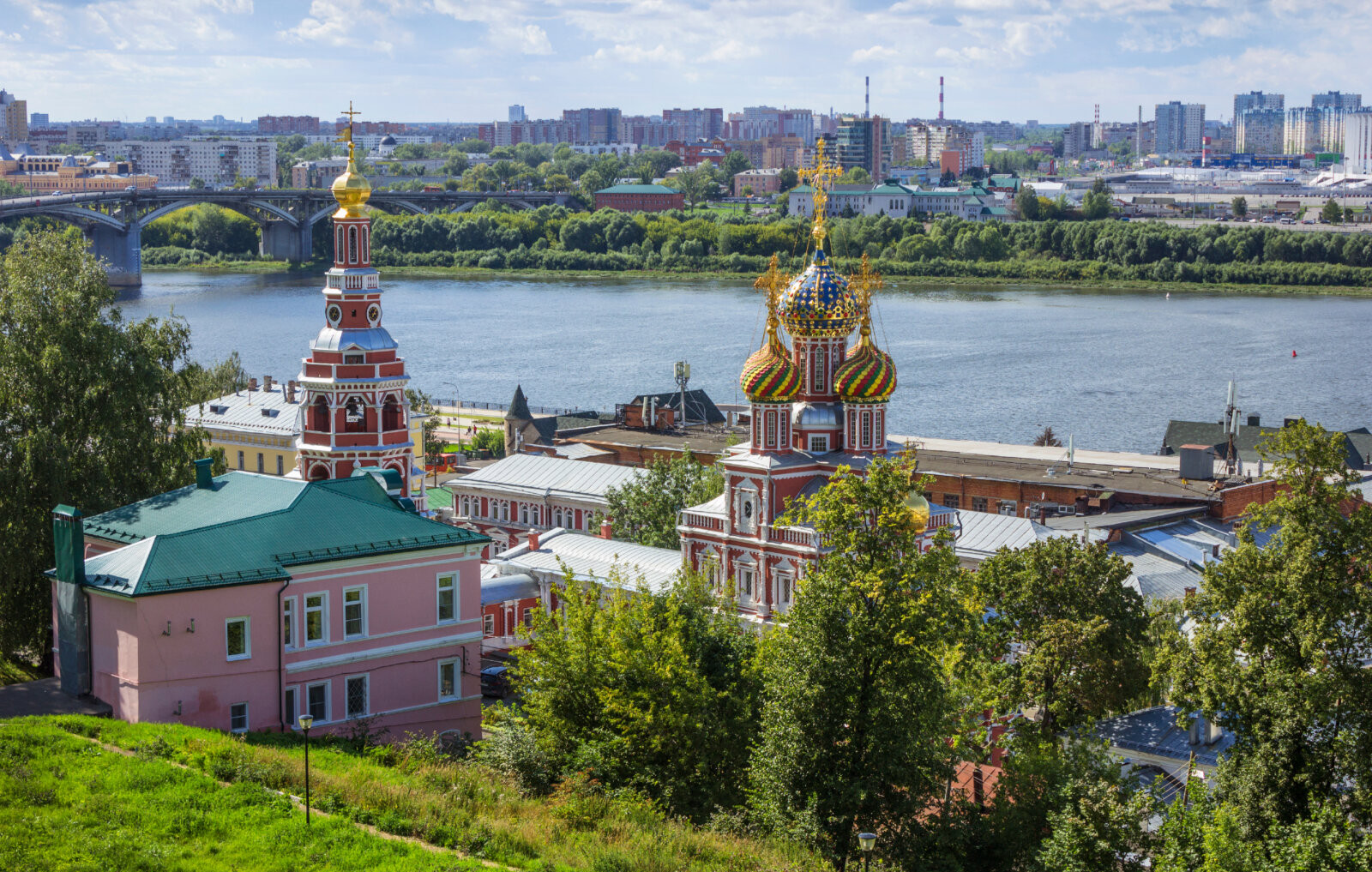 Из грязи в князи: прогулка по улицам Кожевенная и Рождественская