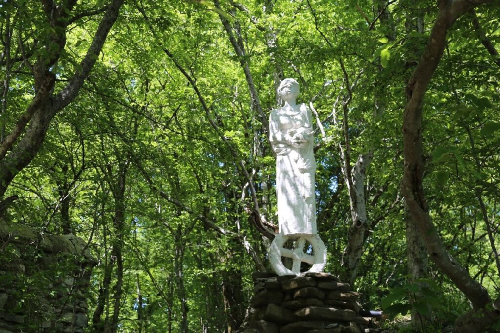 Орлиные скалы