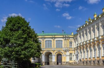 Оружейная палата Московского Кремля (только на иностранном языке)