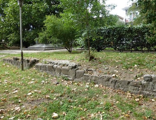 Остатки крепости форта Лазарева