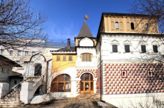 Палаты бояр Романовых — исторический комплекс в центре Москвы