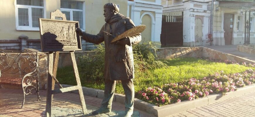 Памятник художнику на Рождественской улице