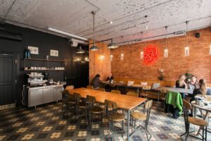 Панинаро алиментари и винерия / Paninaro Alimentari & Vineria — фото 5