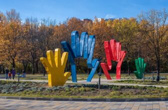 Парк 50-летия Октября — просторный и уютный уголок природы на юго-западе Москвы