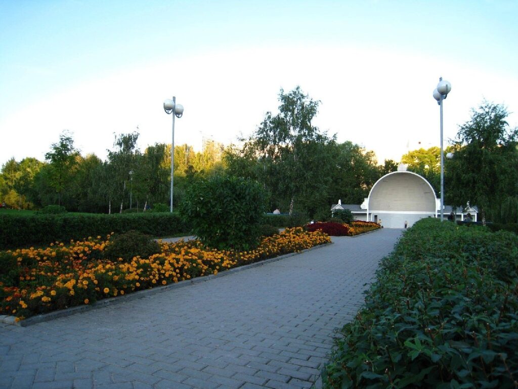 Парк «Певческое поле»