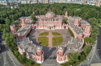 Пешком по страницам истории Москвы: персональное погружение в тайны Кремля и легенды авиации