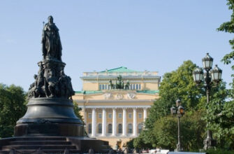Площадь Островского: сердце культурной жизни Санкт-Петербурга