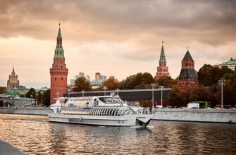По вечерней Москве — на теплоходе и автобусе
