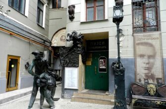 «Рукописи не горят»: по следам Мастера и Маргариты