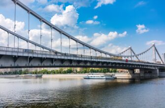 На теплоходе от Крымского моста до Москва-Сити