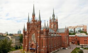 Римско-католический кафедральный собор — культурный центр Москвы