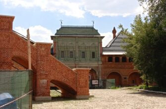 Крутицкое подворье — уголок старой Москвы