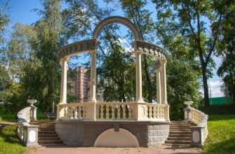 Сквер по Олонецкому проезду — зеленый оазис на берегах Яузы в Москве