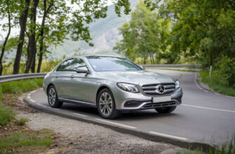 Трансфер из аэропорта в Сочи на автомобиле Mercedes-Benz E-Class
