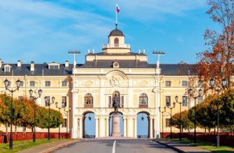 Из Петербурга — в Константиновский дворец в группе