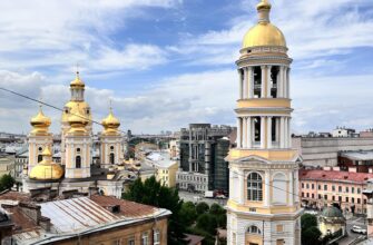 Питерская атмосфера: дворы, парадные, коммуналки и виды