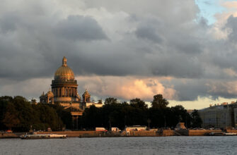 Фланёрство по Петербургу с историком