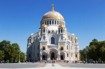 Город воинской славы: в Кронштадт — из Петербурга